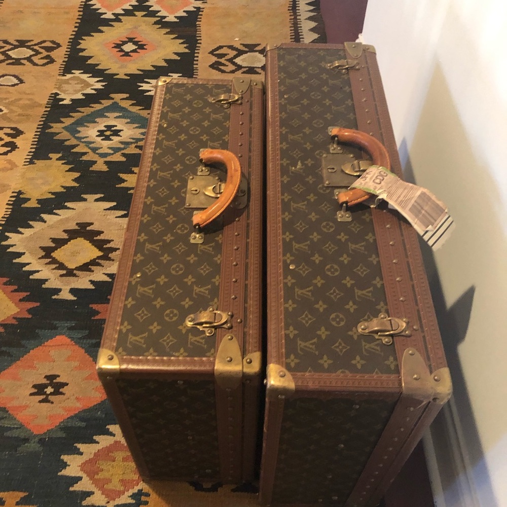 Louie Vuitton Luggage Almost perfect! From the Paris Flagship store.